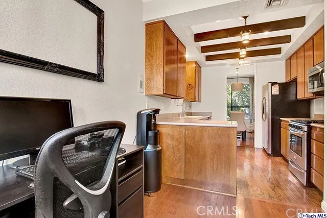 1244 Valley View Road 102, Glendale, California 91202