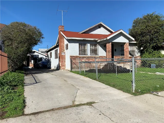 1737 S Longwood Avenue, Los Angeles, California 90019