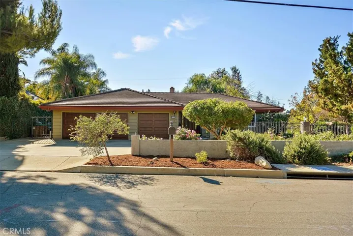 1002 Pomello Dr.