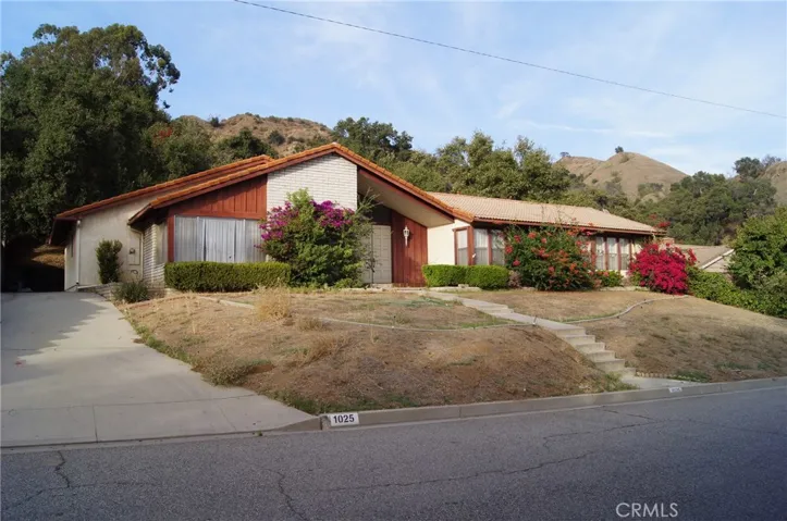 1025 Becklee Road, Glendora, California 91741