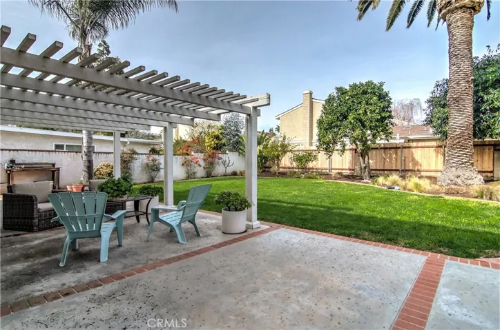Rear yard has so many great spaces for entertaining...party for 100 anyone?...sure!...the gardner in you has plenty of space too...