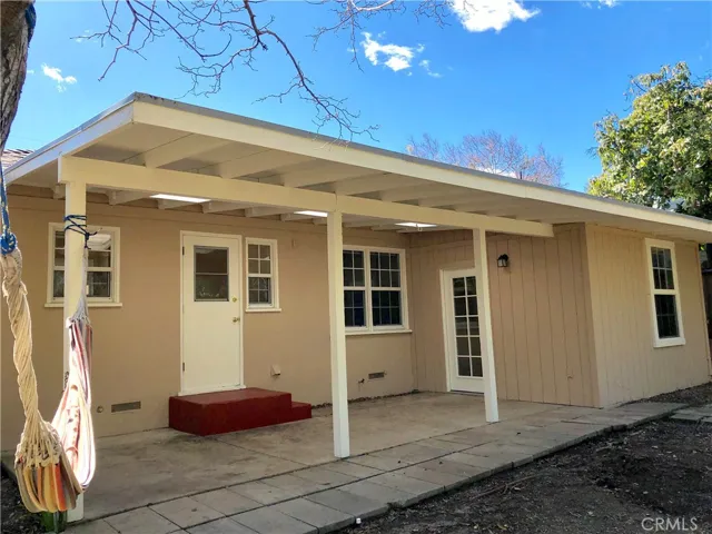 Large covered back patio.