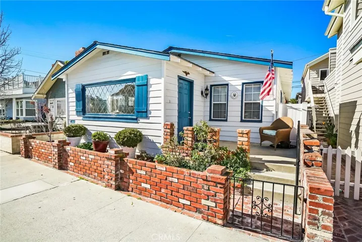 115 Marine Avenue 1, Newport Beach, California 92662