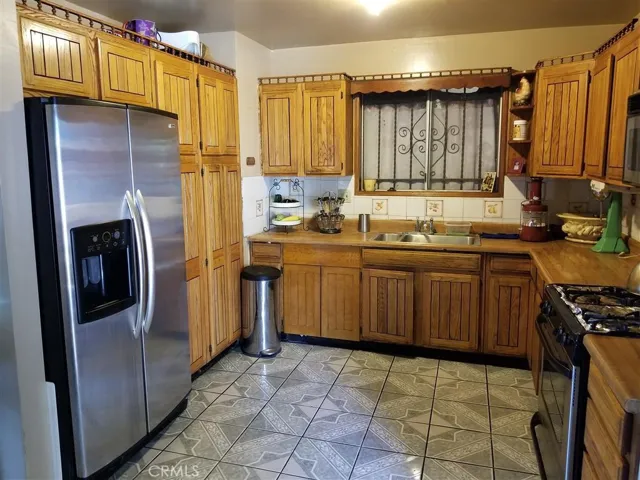 5417 Lavinia Avenue, Lynwood, California 90262
