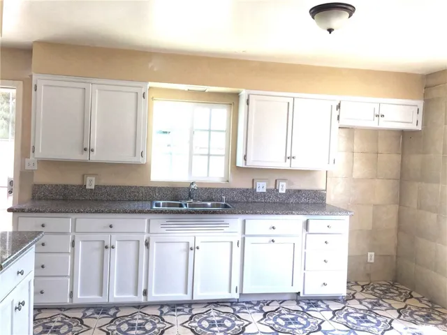 512 Lorraine Place, Rialto, California 92376