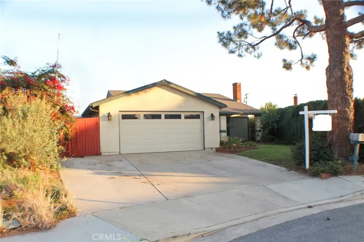 CUL-DE-SAC HOME