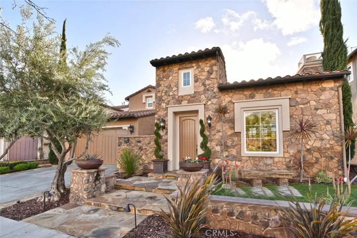 4 Waltham Road, Ladera Ranch, California 92694
