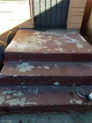 203 W Reeve Street, Compton, California 90220