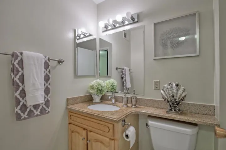 2452 W Bayshore Road 6, Palo Alto, California 94303