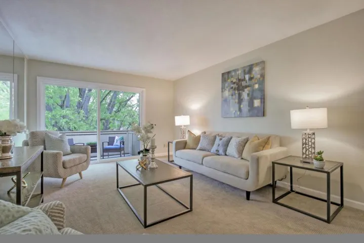 2452 W Bayshore Road 6, Palo Alto, California 94303