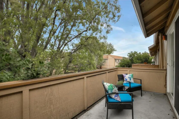 2452 W Bayshore Road 6, Palo Alto, California 94303