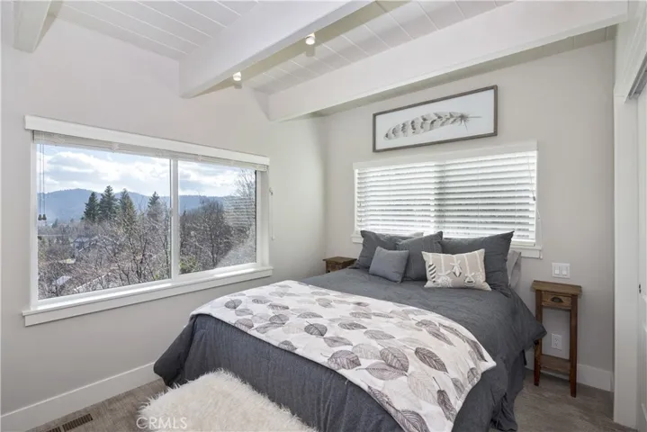 1127 Saint Bernard, Lake Arrowhead, California 92352
