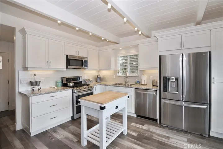 1127 Saint Bernard, Lake Arrowhead, California 92352