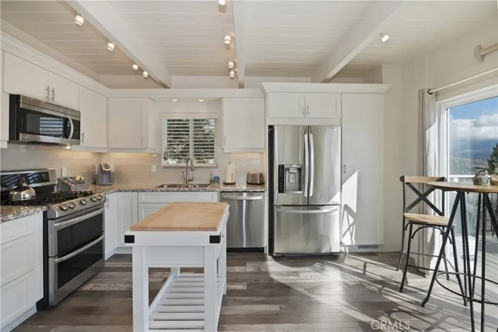 1127 Saint Bernard, Lake Arrowhead, California 92352