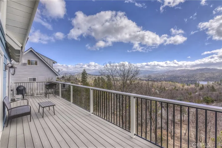 1127 Saint Bernard, Lake Arrowhead, California 92352