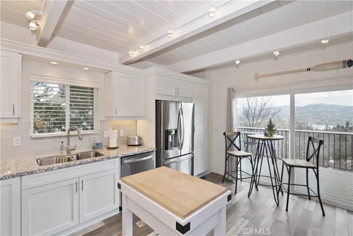 1127 Saint Bernard, Lake Arrowhead, California 92352