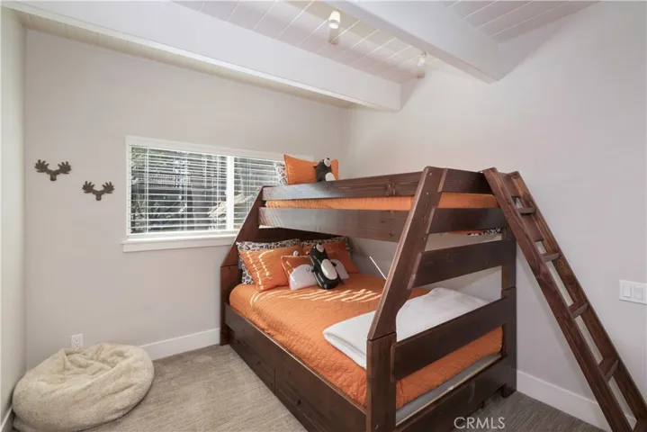 1127 Saint Bernard, Lake Arrowhead, California 92352