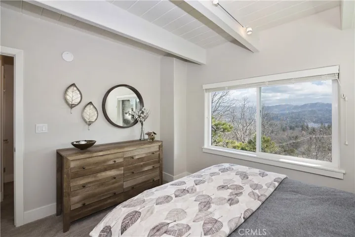 1127 Saint Bernard, Lake Arrowhead, California 92352