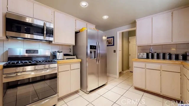 11406 Kamloops Street, Sylmar, California 91342