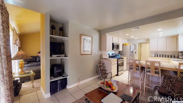 11406 Kamloops Street, Sylmar, California 91342