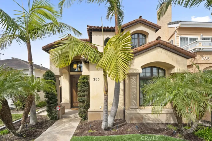 203 4th Street, Seal Beach, California 90740