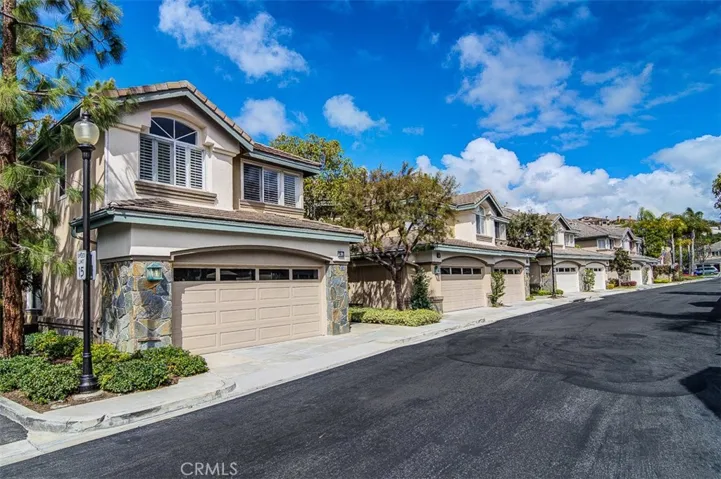 9 Stoney Pointe, Laguna Niguel, California 92677