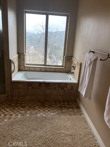 787 Del Norte Lane, Lake Arrowhead, California 92352
