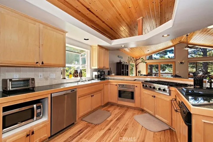 38801 Waterview Drive, Big Bear, California 92315
