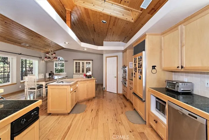 38801 Waterview Drive, Big Bear, California 92315
