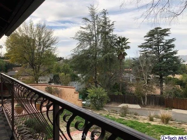 22822 Crespi Street, Woodland Hills, California 91364