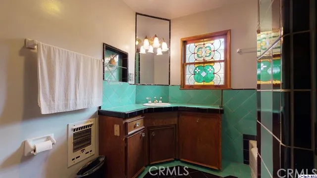 22822 Crespi Street, Woodland Hills, California 91364