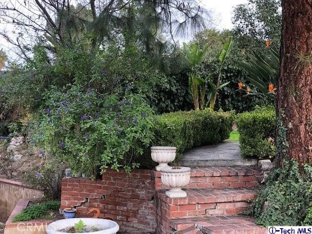 22822 Crespi Street, Woodland Hills, California 91364