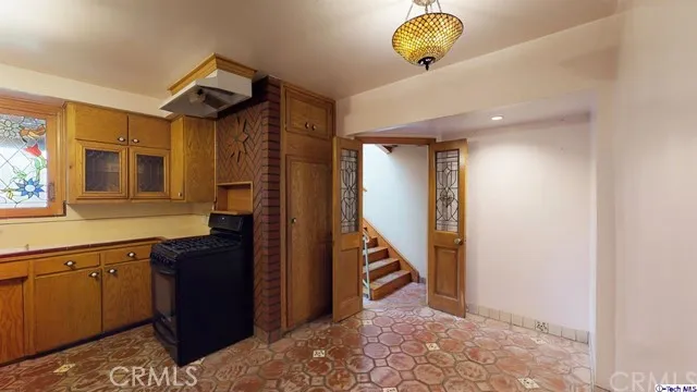 22822 Crespi Street, Woodland Hills, California 91364