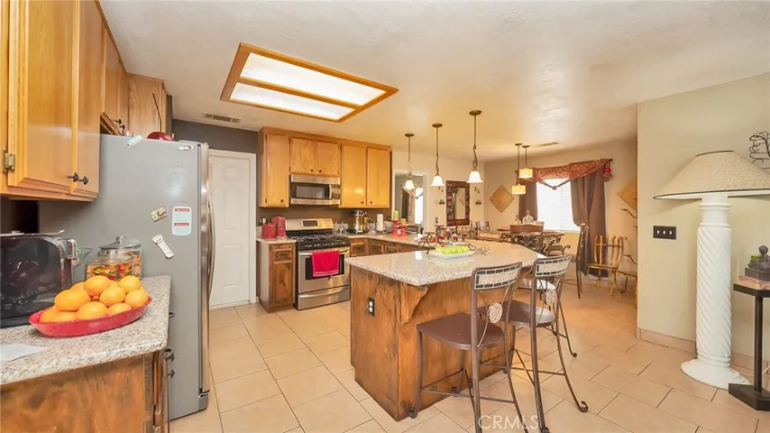 15987 Barranca Way, Victorville, California 92394