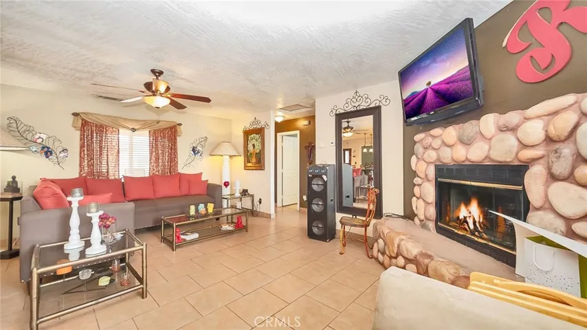 15987 Barranca Way, Victorville, California 92394