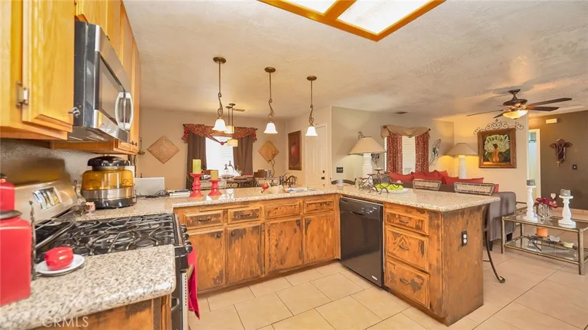 15987 Barranca Way, Victorville, California 92394