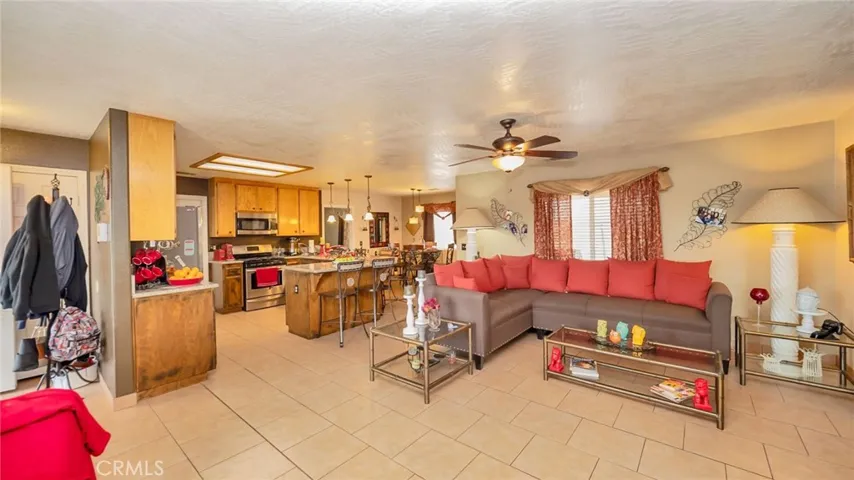 15987 Barranca Way, Victorville, California 92394