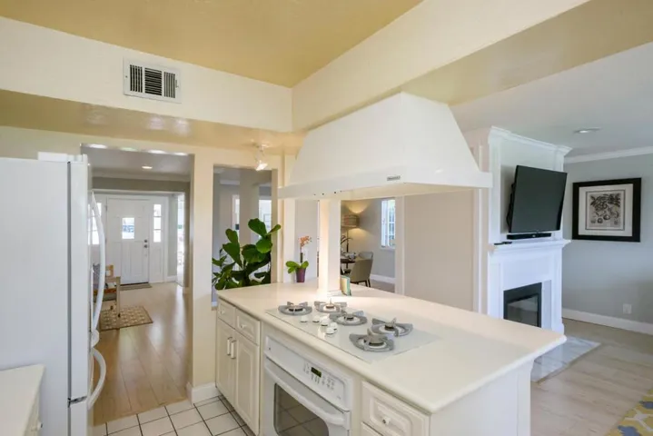 3155 Los Prados Street, San Mateo, California 94403