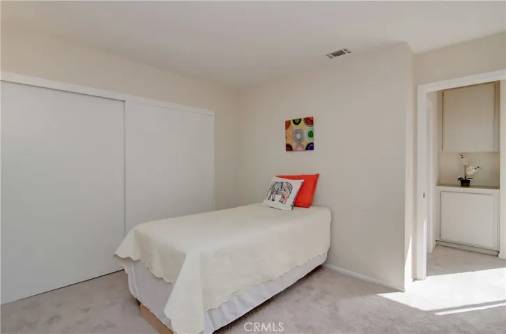 All bedrooms are large enough to accommodate full or queen size beds.