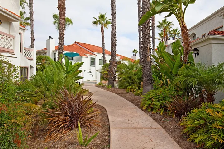 9332 Twin Trails 201, San Diego, California 92129