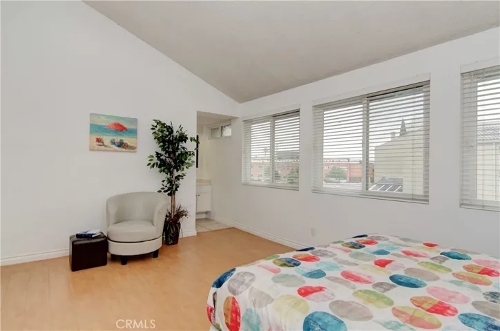 Private master bedroom with incredible light flowing in from the windows and tall ceiling...there is no feeling of being crammed, only the feeling of tranquility.