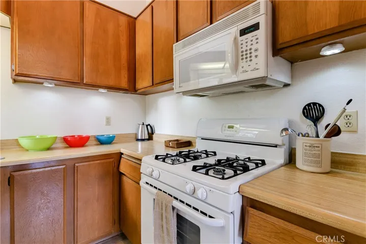 4 Town And Country Road, Phillips Ranch, California 91766