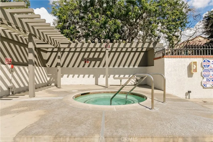 4 Town And Country Road, Phillips Ranch, California 91766