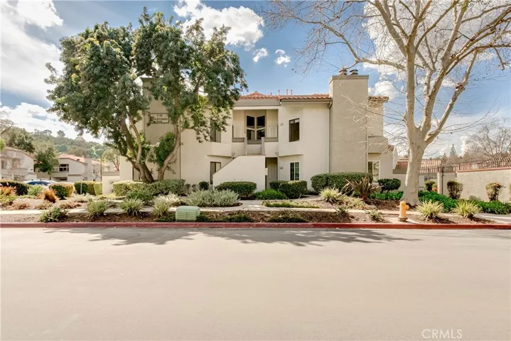 4 Town And Country Road, Phillips Ranch, California 91766