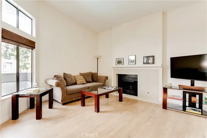 4 Town And Country Road, Phillips Ranch, California 91766