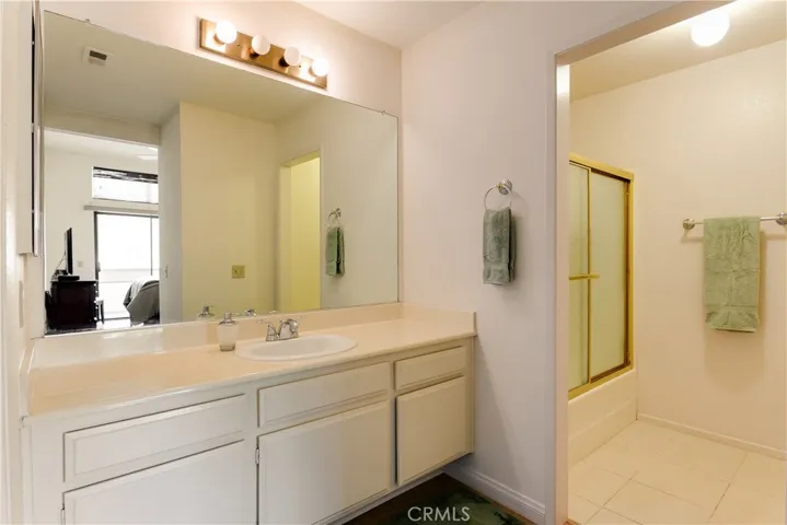 4 Town And Country Road, Phillips Ranch, California 91766