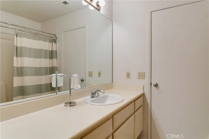4 Town And Country Road, Phillips Ranch, California 91766