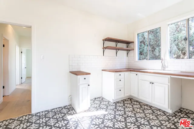 1222 N Hoover Street 1/2, Los Angeles, California 90029