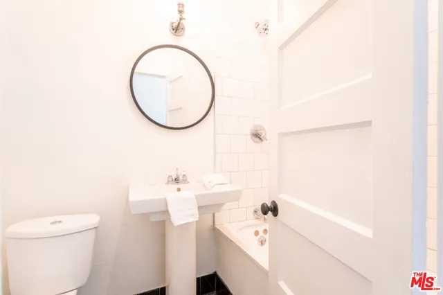 1222 N Hoover Street 1/2, Los Angeles, California 90029
