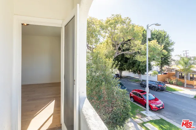 1222 N Hoover Street 1/2, Los Angeles, California 90029